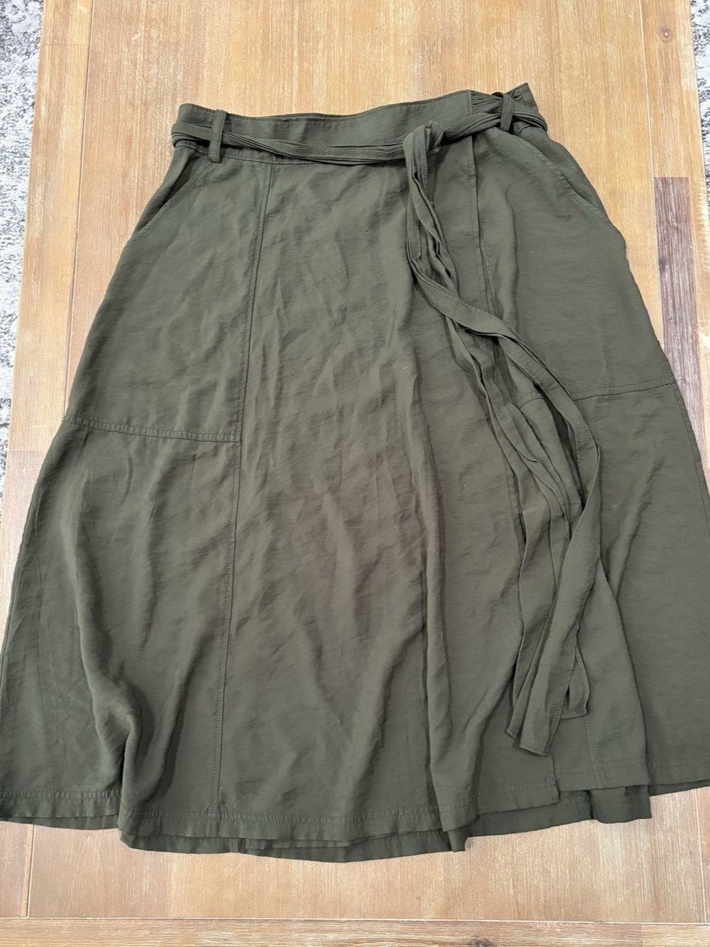 Banana Republic Wrap A-Line Skirt in Green Size 12
